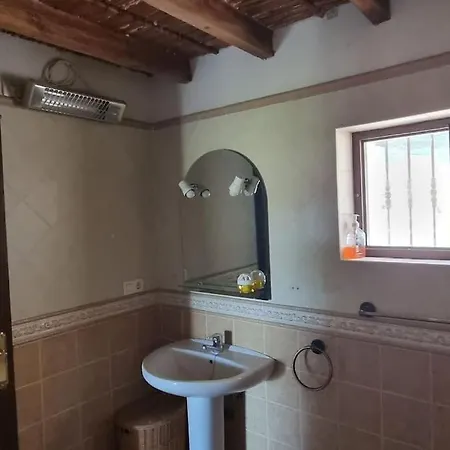 Holiday home Sfeervolle Cortijo La Camarilla, Prive Zwembad, Landelijk En Rustig
